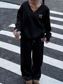 SHEIN EZwear Bộ 2 áo nỉ rộng rãi cổ chữ V đính nơ trang trí cho nữ và quần nỉ, thường ngày, thu/đông - màu đen - Xem 3