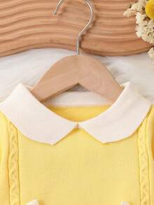 SHEIN 女婴针织领长袖毛衣裙，秋冬舒适，手工蝴蝶结设计，优雅可爱，百搭日常穿着，适合居家、外出、旅行、上学、托儿所 - 黃色 - 查看 5