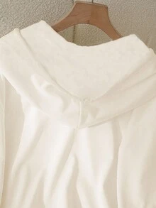 GlowEve 女士抓绒V领抽绳卫衣，红色爱心印花，休闲柔软短款卫衣，适合外出、旅行、用餐、春秋季穿着。 - 白色 - 查看 4