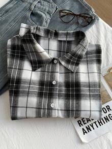 Comfortcana Plus Size Vintage Plaid Loose Fit Drop Shoulder Long Sleeve Short Casual Shirt, Autumn/Winter
