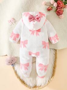 SHEIN 新生儿连帽连体衣，可爱粉色蝴蝶结印花法兰绒柔软亲肤婴儿连体衣