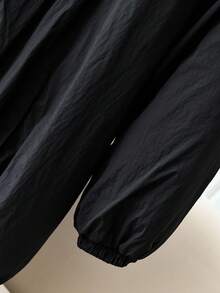 SHEIN CURVE+ Ropa de talla grande/Estilo campus/Ropa de vuelta al colegio/Chaqueta suelta de algodón con capucha y cremallera completa para mujer talla grande de excursionismo al aire libre, chaqueta acolchada, con bolsillos, negra, ropa de mujer de otoño - Negro - Ver 3