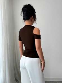 Elenzga 女士时尚纯色露肩金属环短袖T恤