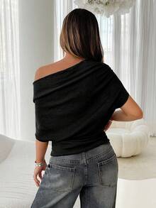 Aloruh 女装秋冬新款黑色垂坠肩斜肩宽松圆领短袖针织T恤毛衣 - 黑色 - 查看 2