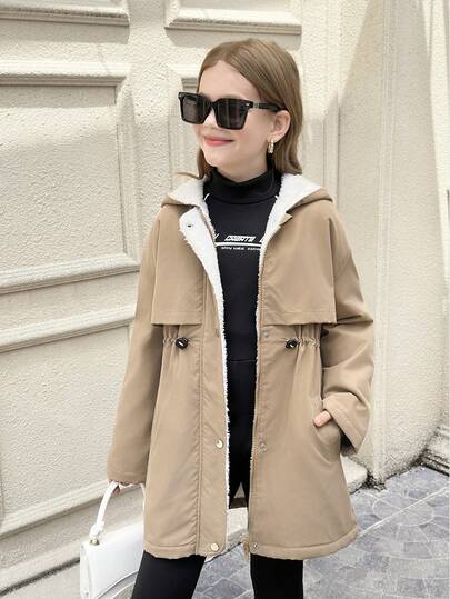 SHEIN 少女服装，纯棉水洗保暖内衬夹克，卡其色中长外套，适合返校、开学典礼、日常穿着、上学、旅行、运动、冬季、圣诞节等场合。