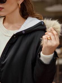 Easura Abrigo largo de invierno para mujer talla grande con mangas largas, capucha y cuello de piel desmontable, y bajo asimétrico