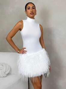 Glamine Đầm dự tiệc sang trọng cổ cao màu đen chất liệu lông thú giả - trắng - Xem 5