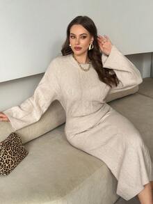 Modelyn Robe pull manches longues col rond minimaliste de couleur unie grande taille