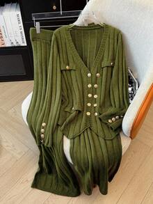 GlowEve CURVE Conjunto de suéter elegante de talla grande con top de manga larga de cuello en V acanalado de unicolor y pantalones - Verde - Ver 1