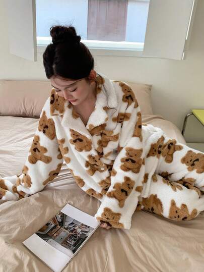 Dazy Plus 2件套 时尚卡通熊图案加绒加厚加大码女式蓬松舒适睡衣套装，秋冬款