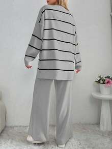 EURMUSE Conjunto de suéter con parte superior de manga larga de cuello redondo con patrón de rayas y pantalones de unicolor para mujer - Gris Claro - Ver 2