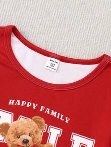 Mädchen Bär Buchstaben Muster rotes Langarm-Top kombiniert mit roter klassischer Karomuster Hose, passender Pyjama-Set