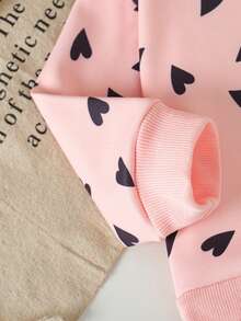 SHEIN Vintaside Kids 两件套女婴爱心印花卫衣套装，宽松舒适的套头衫和裤子，时尚百搭 - 粉色 - 查看 5