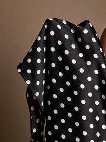 Radiana 大码女式优雅性感黑白波点围脖领无袖上衣和修身裤套装，秋冬 - 黑與白 - 查看 9