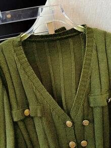 GlowEve CURVE Conjunto de suéter elegante de talla grande con top de manga larga de cuello en V acanalado de unicolor y pantalones - Verde - Ver 4