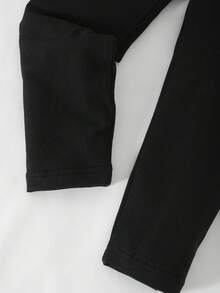 Ensemble de tenues pour filles avec Sweat-shirt ample à manches longues raglan col rond avec accent de nœud en dentelle florale brodée, associé à un legging skinny de couleur unie à taille élastique. Tenue décontractée pour tous les jours et toutes les saisons