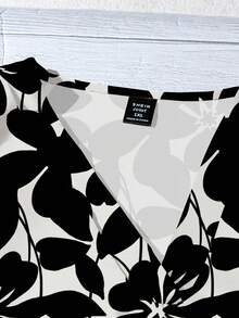 EMERY ROSE 大码女式休闲优雅白色和黑色花卉印花纽扣前褶袖衬衫，适合夏季女式花卉衬衫女式夏季上衣花卉印花上衣 V 领衬衫