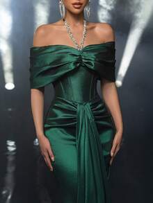 Glamrae Women's Elegant Green Halter Neck Luxurious Evening Gown,Off-The-Shoulder High-Waisted Mermaid Floor-Length Party Dress For Weddings,Formal Events - Green - View 3