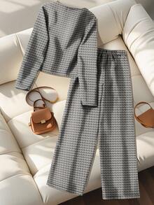 GlowEve A Two Pieces Set Of Elegant And Fashionable Autumn Vacation Style Woven By A Lady
