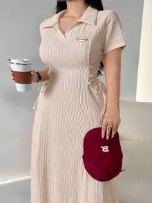 Modelyn 大码 Polo 领纹理面料束腰连衣裙 - 杏色 - 查看 1