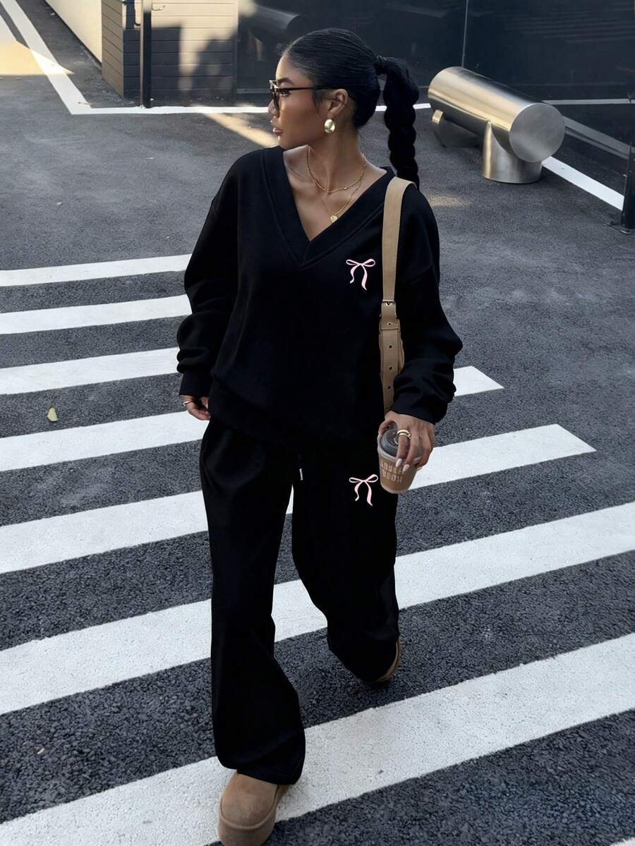 SHEIN EZwear Bộ 2 áo nỉ rộng rãi cổ chữ V đính nơ trang trí cho nữ và quần nỉ, thường ngày, thu/đông - màu đen - Xem 1