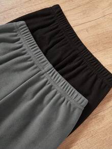 SHEIN Genkimix Kids 2 件套男童套装：黑色和灰色保暖长袖上衣和裤子，保暖内衣套装