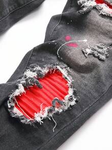 Manfinity Roughcore 前卫哥特式长款紧身牛仔裤，黑色牛仔布，红色点缀和拉链细节，红黑破洞牛仔裤，泼墨牛仔裤，男士，emo 风格 - 黑色 - 查看 4