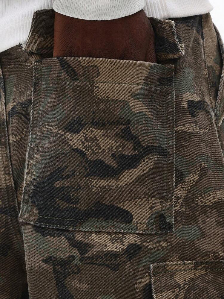 Loose Fit Camouflage Cargo Pants With Multiple Pockets