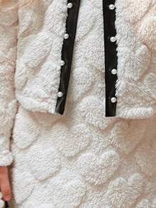 SHEIN Elladie kids 两件套女童可爱白色爱心图案毛绒无袖外套搭配时尚舒适的毛绒连衣裙，秋冬套装 - 白色 - 查看 7