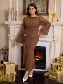 SHEIN MOD Plus Size Asymmetric Shoulder Flare Sleeve Brown Dress With Bowknot Metal Buckle And Fish Tail Design Brown Formal Dress Brown Dresses Classy Elegant Dinner Outfit For Women Earth Tone Dress Brown Wedding Guest Dress.Christmas Outfit