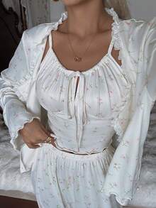 CottageSlumber 3 Peças Conjunto de Camisola, Calça e Roupão Romântico com Renda Floral e Laço, Roupas de Inverno e Outono para Mulheres - Damasco - Visão 4