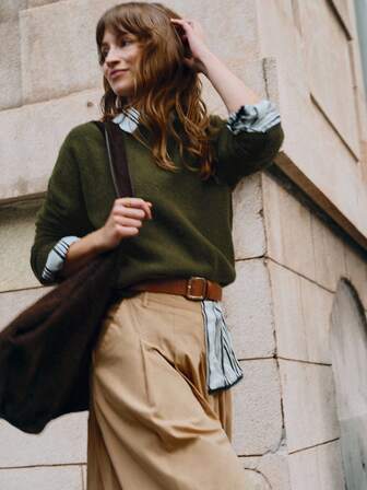 Écloséra Avslappnad stil Enfärgad Rund halsad stickad långärmad tröja