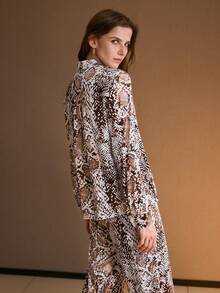 MOTF PREMIUM WOMEN'S SNAKESKIN PRINTED LONG SLEEVE SHIRT, AUTUMN/WINTER - Coffee Brown - View 7