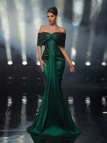 Glamrae Women's Elegant Green Halter Neck Luxurious Evening Gown,Off-The-Shoulder High-Waisted Mermaid Floor-Length Party Dress For Weddings,Formal Events - Green - View 2