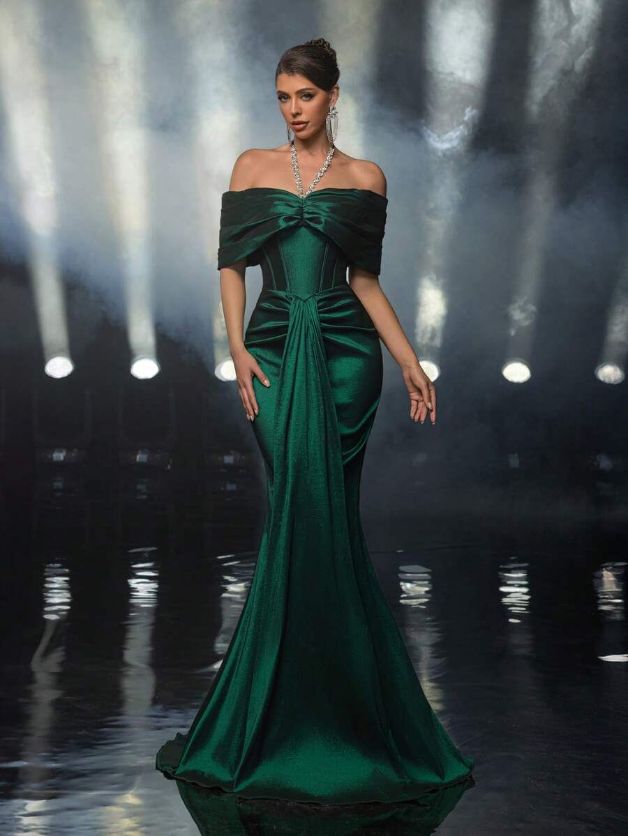 Glamrae Women's Elegant Green Halter Neck Luxurious Evening Gown,Off-The-Shoulder High-Waisted Mermaid Floor-Length Party Dress For Weddings,Formal Events