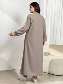 Modelyn 秋冬新款立领长袖收腰修身连衣裙 - 卡其色 - 查看 2