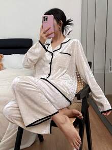 Dream Adore 女士杏色纯色天鹅绒领长袖睡衣套装，秋冬季服装 - 杏色 - 查看 3