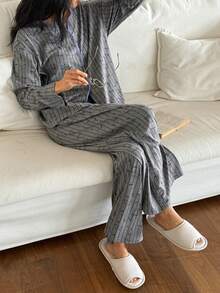 DAZY 女士条纹卡通图案拉绒面料撞色绣花边睡衣套装，秋冬 - 灰色 - 查看 3