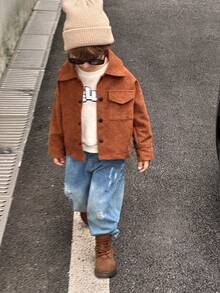 Young Boy复古焦糖棕色灯芯绒口袋翻领纽扣夹克搭配浅桃色柔软保暖羊毛英文“HELLO”衬里服装套装 - 咖啡棕 - 查看 3