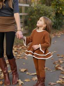 2 pièces/Set Élégant Ensemble décontracté pour Tout-petites Filles, Pull Côtelé Manches Longues Tricoté Café et Pantalon Côtelé Évasé Assorti, avec Volants Contrastés aux Poignets et à l'Ourlet, Convient pour l'Automne/Hiver, les Vacances, la Mode de Rue - Marron - Voir 1