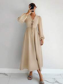 Siren Gaze Damen einfarbiges minimalistisches Lässig Langarm Kurzes Kleid mit Bindedetail - Aprikosenfarben - Übersicht 3