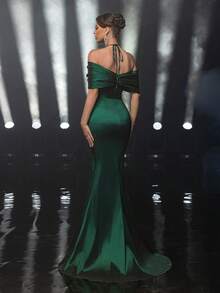 Glamrae Women's Elegant Green Halter Neck Luxurious Evening Gown,Off-The-Shoulder High-Waisted Mermaid Floor-Length Party Dress For Weddings,Formal Events - Green - View 4