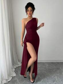 Selianne Summer New Sexy Black Asymmetric-Shoulder Ruched Backless Hollow-Out High Slit Elegant Maxi Dress, Suitable For Vacation, Date, Party - Burgundy - View 5