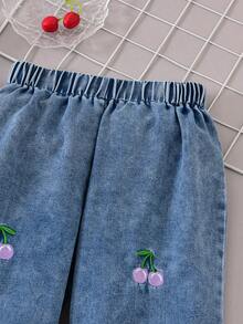 Sparklyn 2 件套 Tween 女童樱桃刺绣牛仔裤搭配假日撞色二合一上衣，适合秋冬、假日、夏季、旅行的休闲装