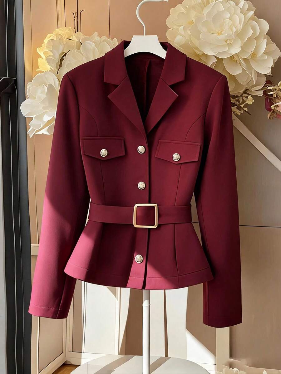GlowEve Veste régulière pour femmes à col rabattu, taille cintrée, manches longues, couleur unie et élégante, pour l'automne - Rouge foncé - Voir 1