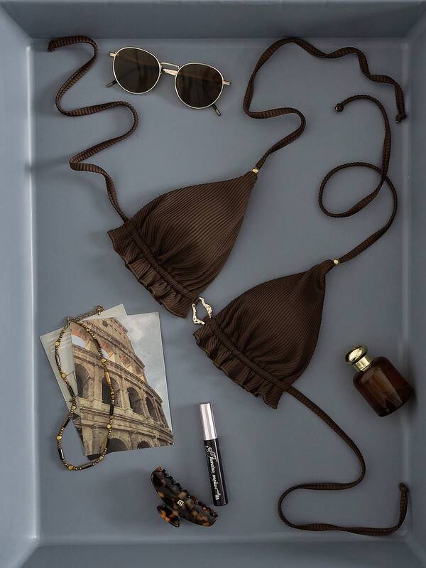 Swim Mod Top de bikini triangular elegante de un solo color con textura y volantes desmontables, minimalista para vacaciones en la playa, primavera/verano