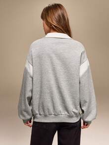 Hanevo Áo nỉ dài tay cổ polo phối màu tương phản, cài nút, thêu họa tiết, phong cách thể thao thường ngày dành cho nữ, phù hợp cho hoạt động thể thao và đi học. - Nhiều màu - Xem 2