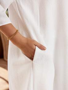 Rosumi 大码女式夏季宽松上衣，带口袋和裤子，休闲白色亚麻套装，不对称下摆和七分袖 - 白色 - 查看 5