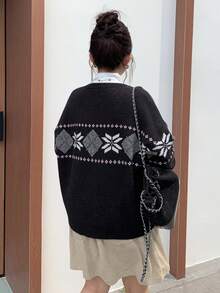 Dazy Plus Suéter de Navidad con escote en V, estampado jacquard de retazos de colores contrastantes para mujer talla grande, otoño/invierno, Año Nuevo - Negro - Ver 2