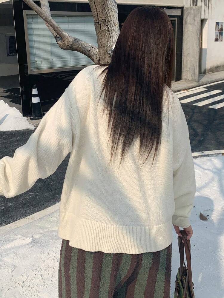 Dazy Plus Plus Size Letter Pattern Crew Neck Loose Casual White Pullover Sweater For Plus Size Women, Autumn/Winter